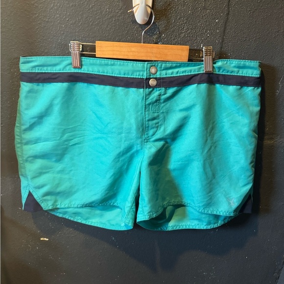 Women’s Carve Designs Teal and Navy Board Shorts Size 12 - Picture 1 of 4